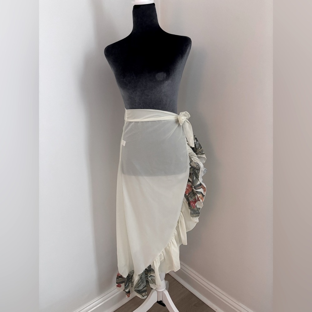 Venus Lightweight Tropical Sarong Size L
